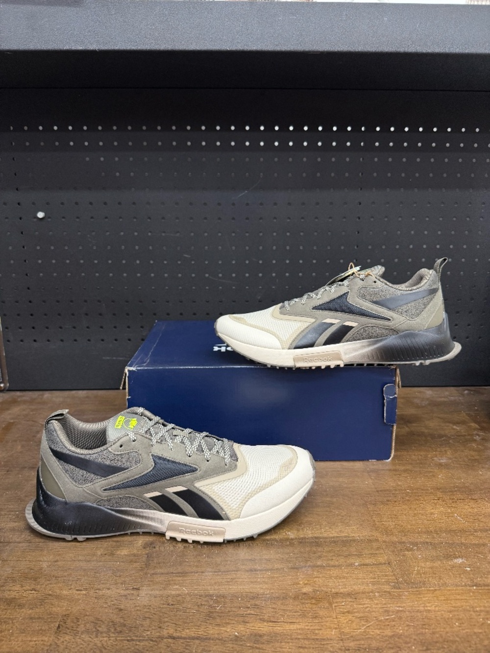 New W/ Box! Men's Reebok Lavante Trail 2 Olive Green Black Cream Running Sneaker